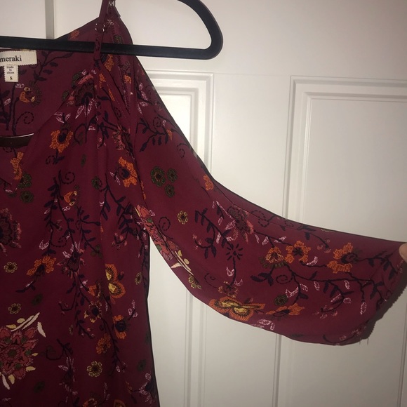 Burgundy Floral Open Shoulders Top - Picture 3 of 3